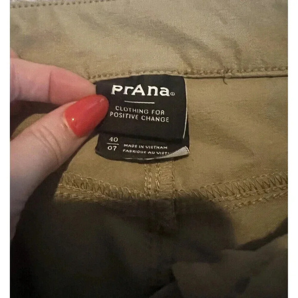 PrAna Shorts Mens 40 Khaki Nylon Blend Stretch Hiking Hiker Flat Front 5 Pockets - Picture 2 of 3